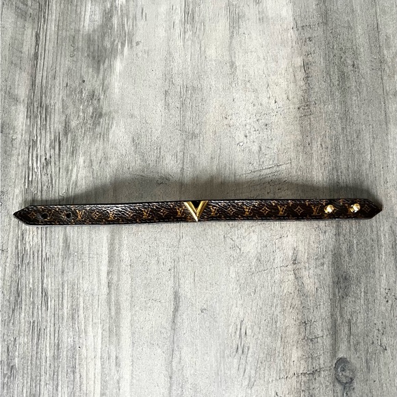 Louis Vuitton Essential V Bracelet - Picture 9 of 11